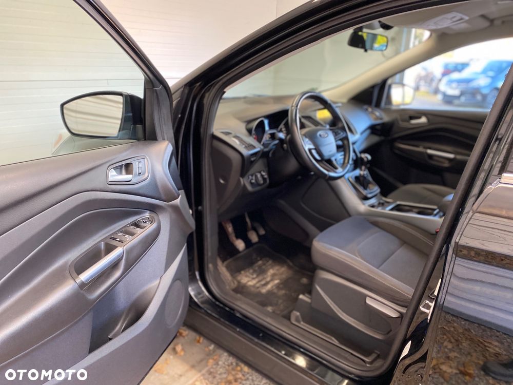 Ford Kuga 2.0 TDCi 2x4 Titanium - 8