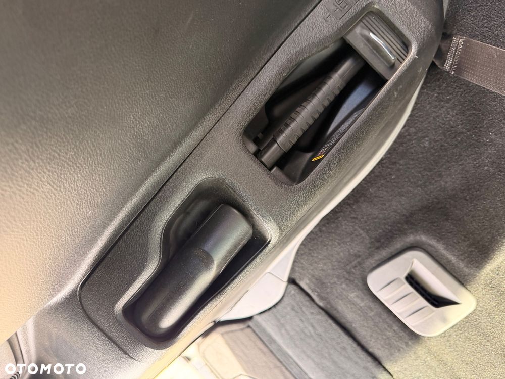 Chrysler Pacifica - 27