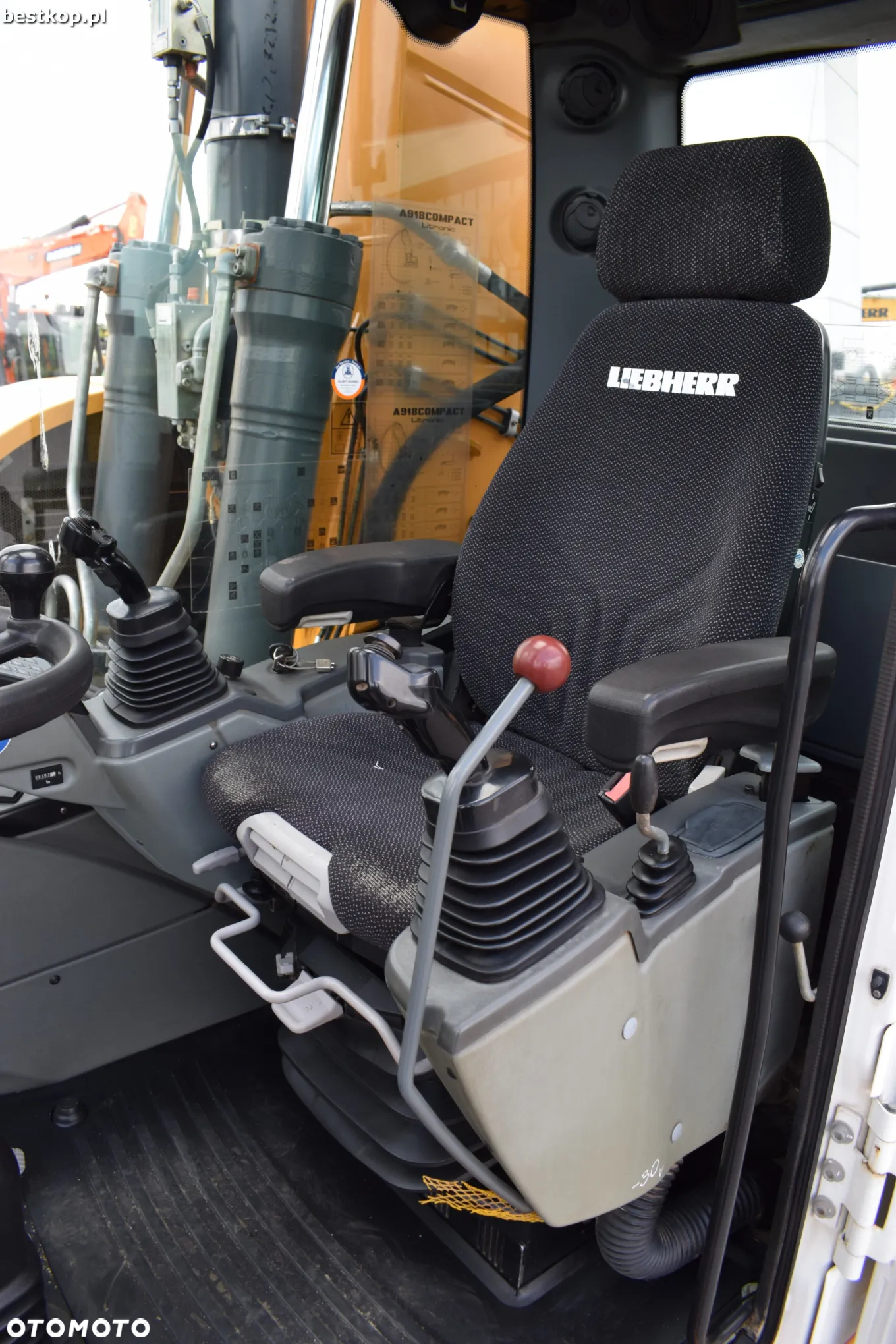 Liebherr A918 Compact Litronic - 27