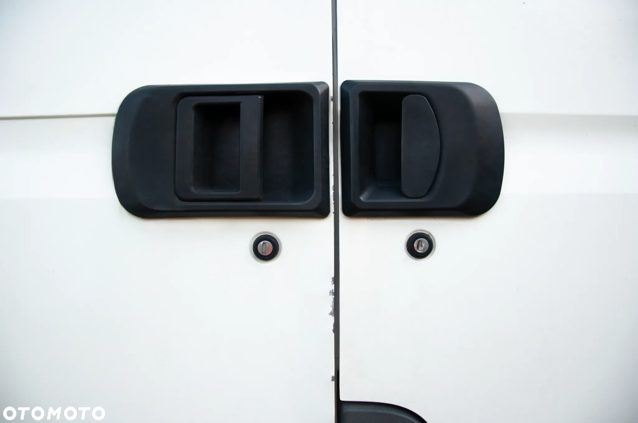 Iveco samochód ciężarowy - 11