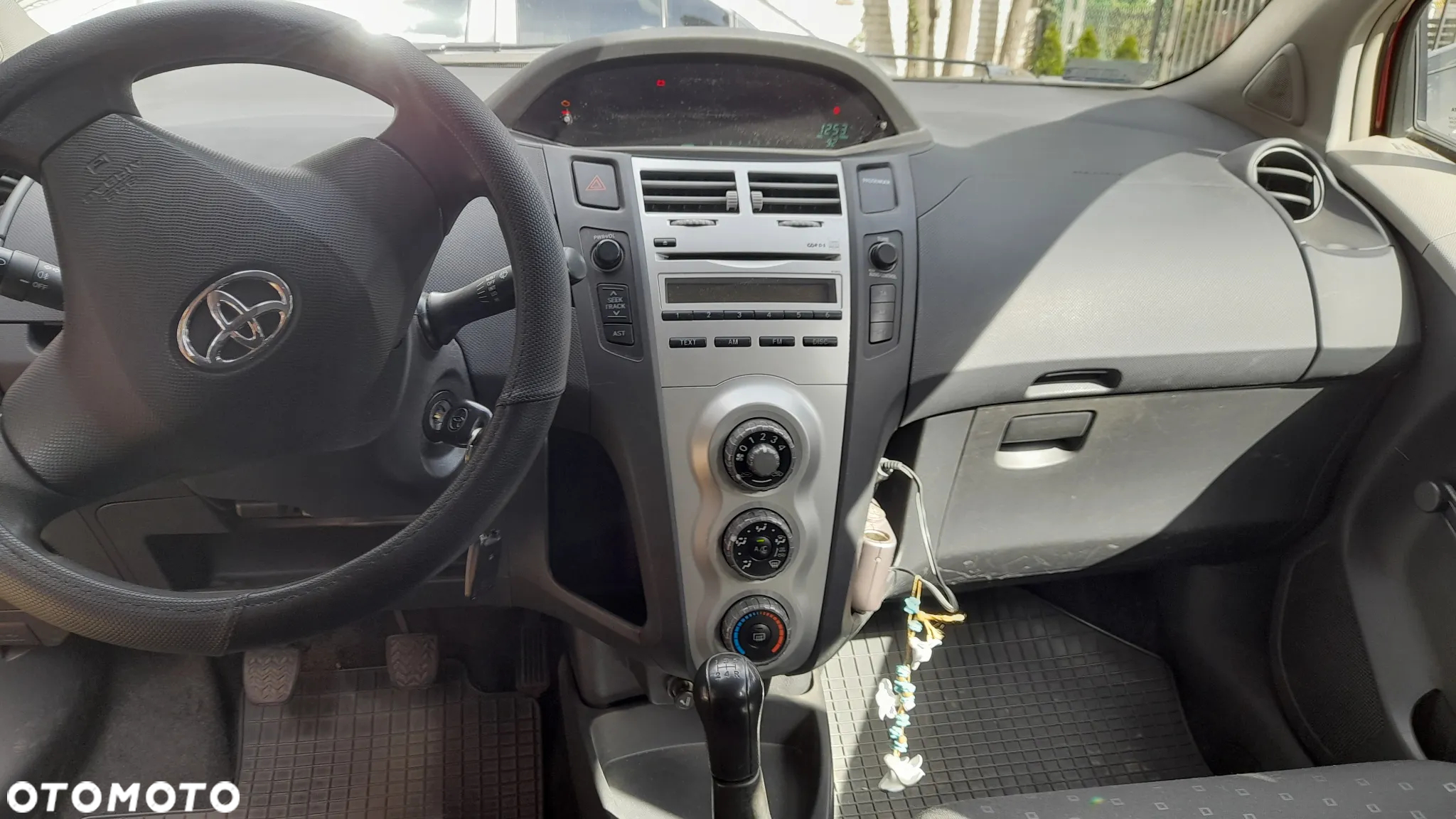 Toyota Yaris - 5