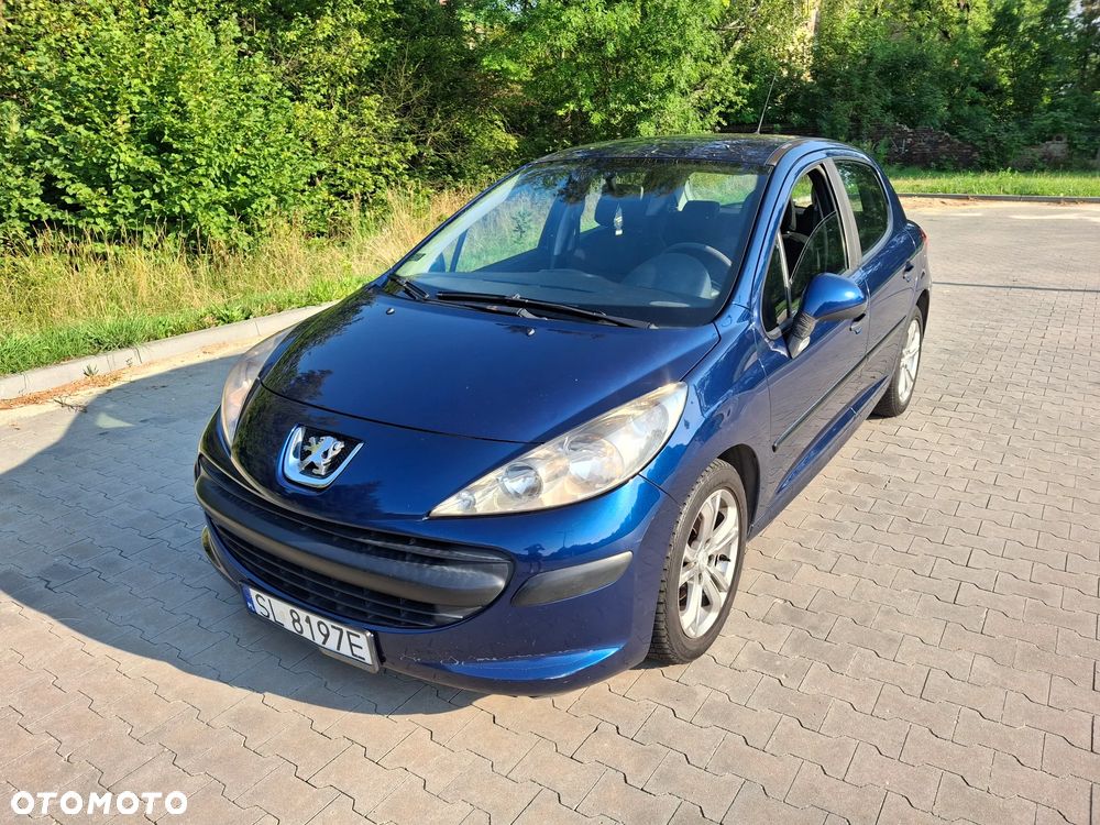 Peugeot 207 - 1