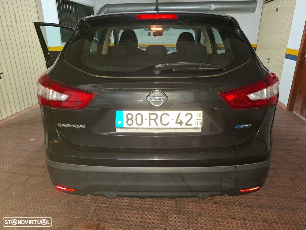 Nissan Qashqai 1.5 dCi N-Connecta - 6