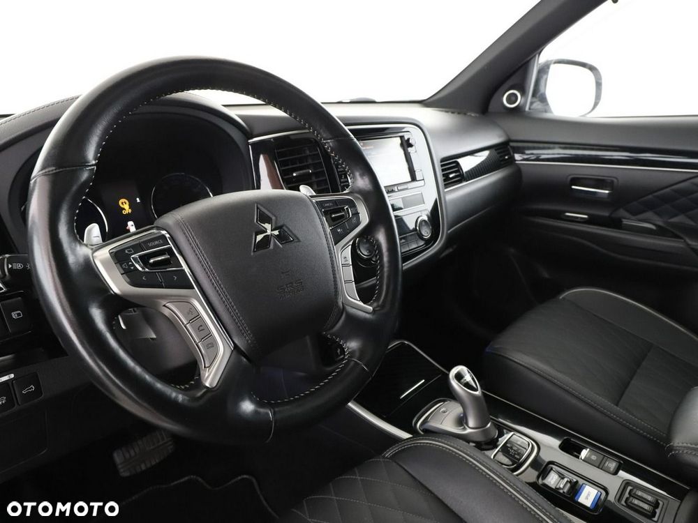 Mitsubishi Outlander 2.4 4WD Top - 15