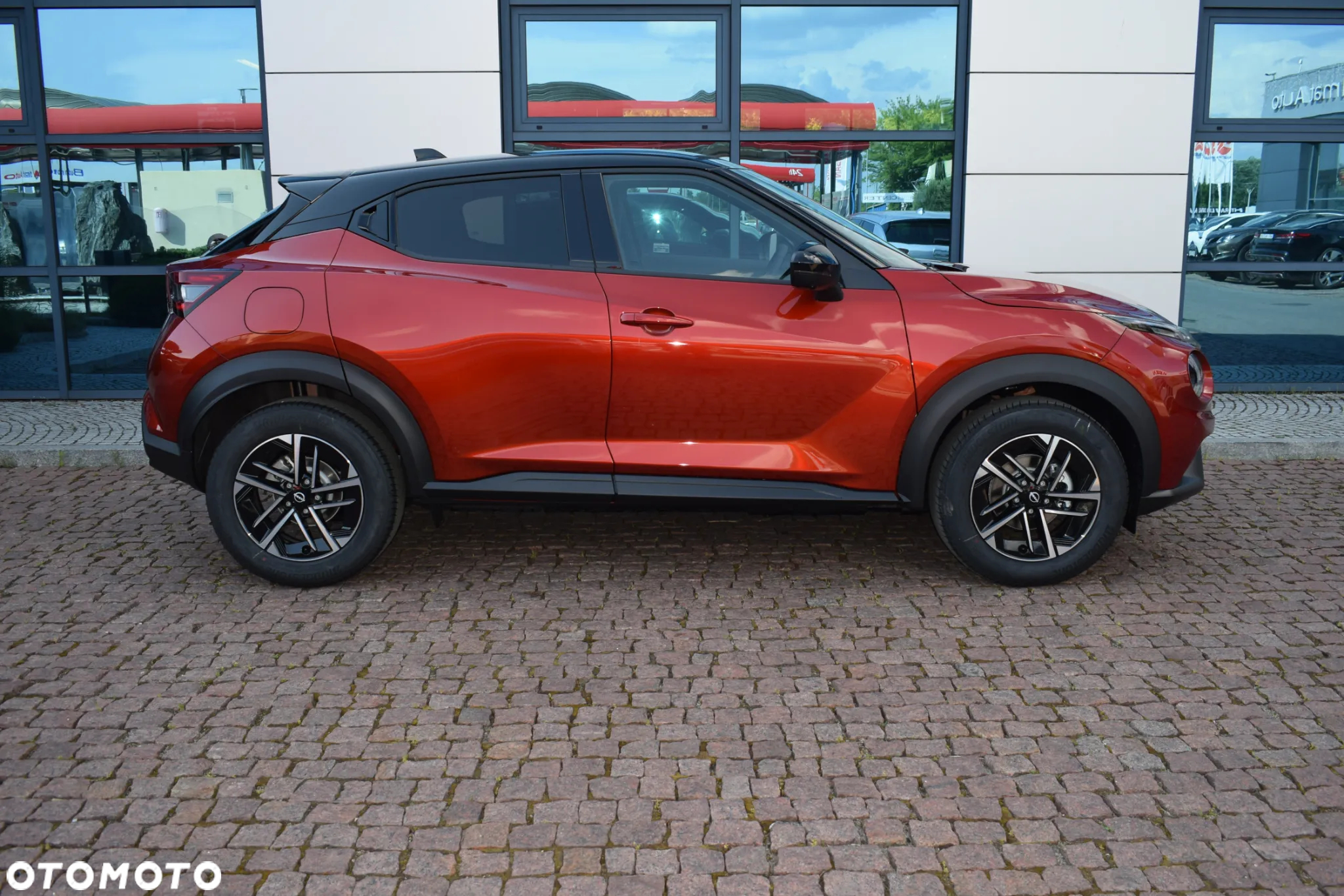 Nissan Juke 1.0 DIG-T N-Connecta DCT - 2