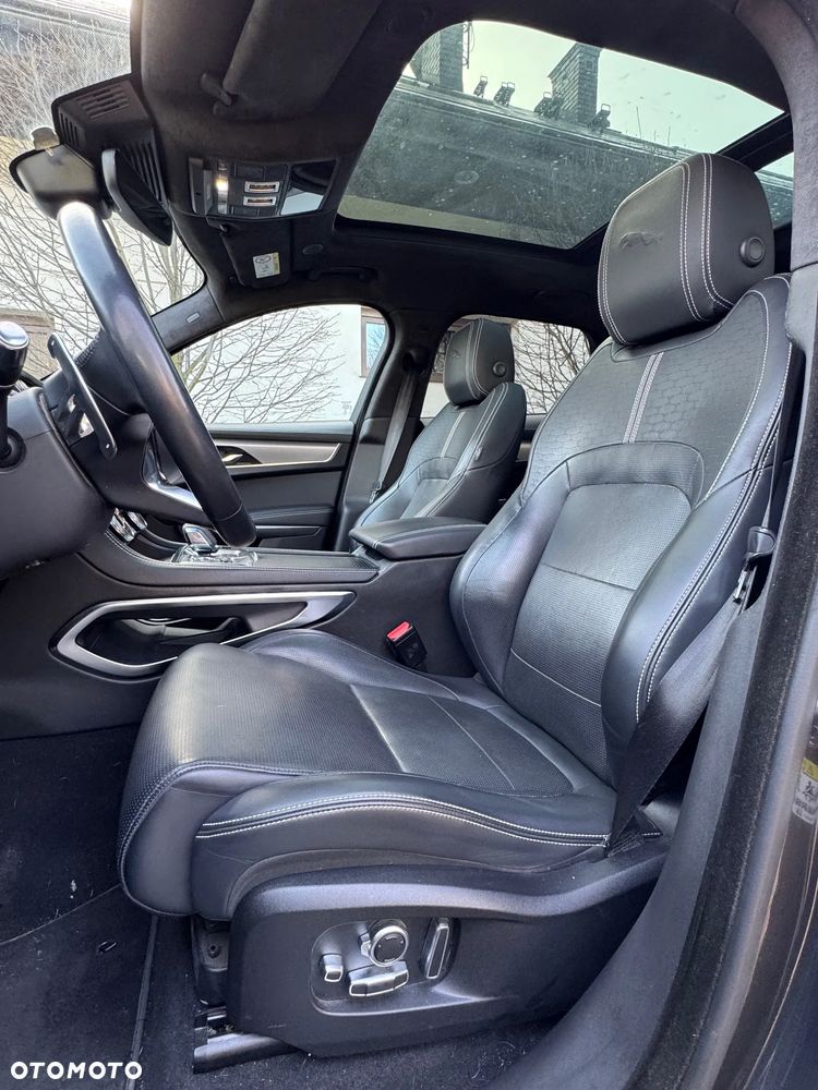 Jaguar F-Pace 2.0 P400e PHEV AWD R-Dynamic HSE - 8