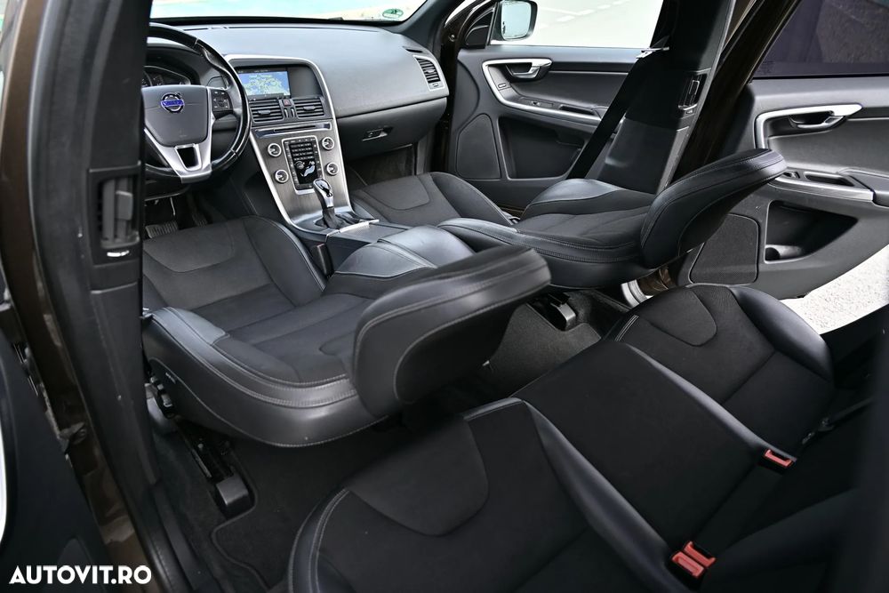 Volvo XC 60 D5 AWD Geartronic Summum - 15