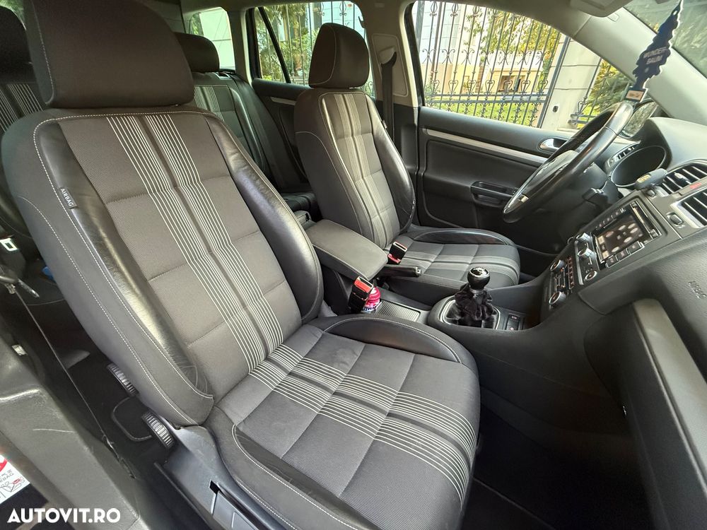 Volkswagen Golf 1.6 TDI DPF MATCH - 29