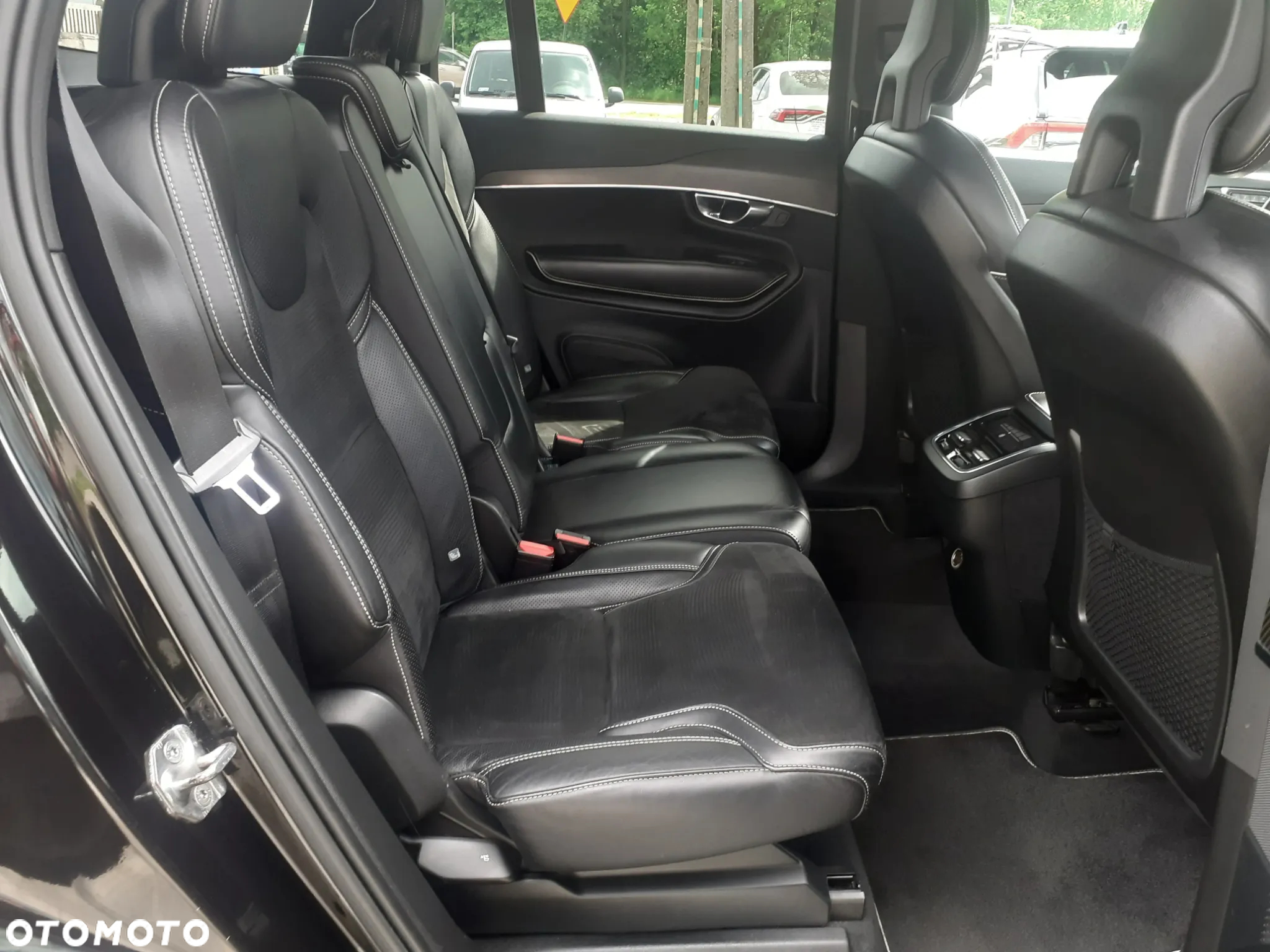 Volvo XC 90 D4 FWD R-Design 7os - 30