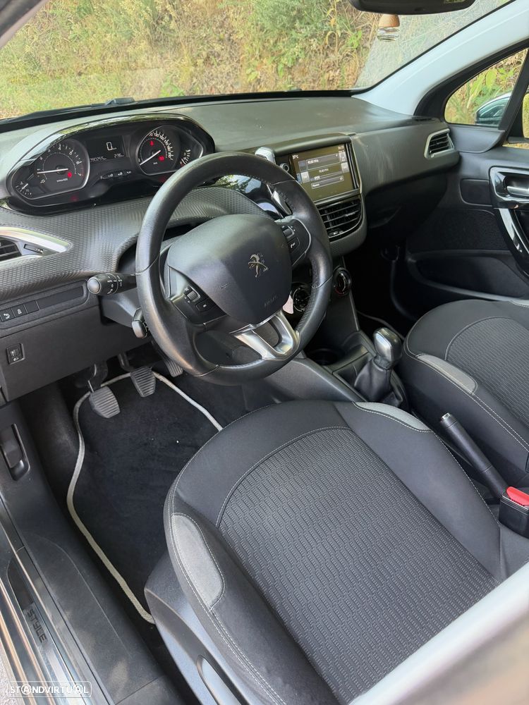 Peugeot 208 1.2 PureTech Style - 14
