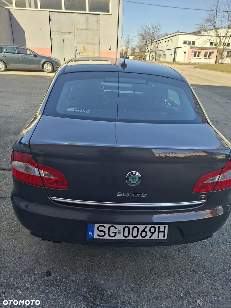 Skoda Superb 2.0 TDI Platinum DSG - 4
