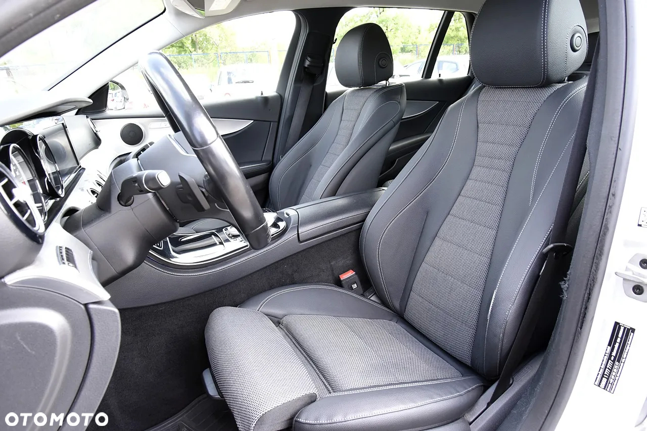 Mercedes-Benz Klasa E 220 d 4Matic T 9G-TRONIC Avantgarde - 8