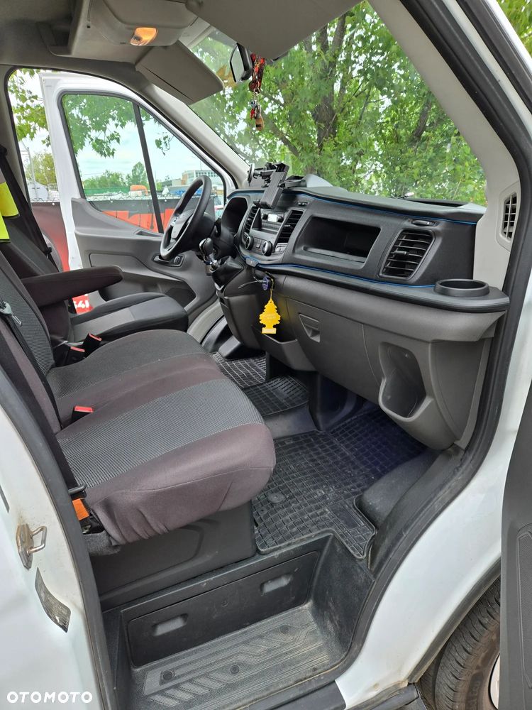 Ford Transit - 13