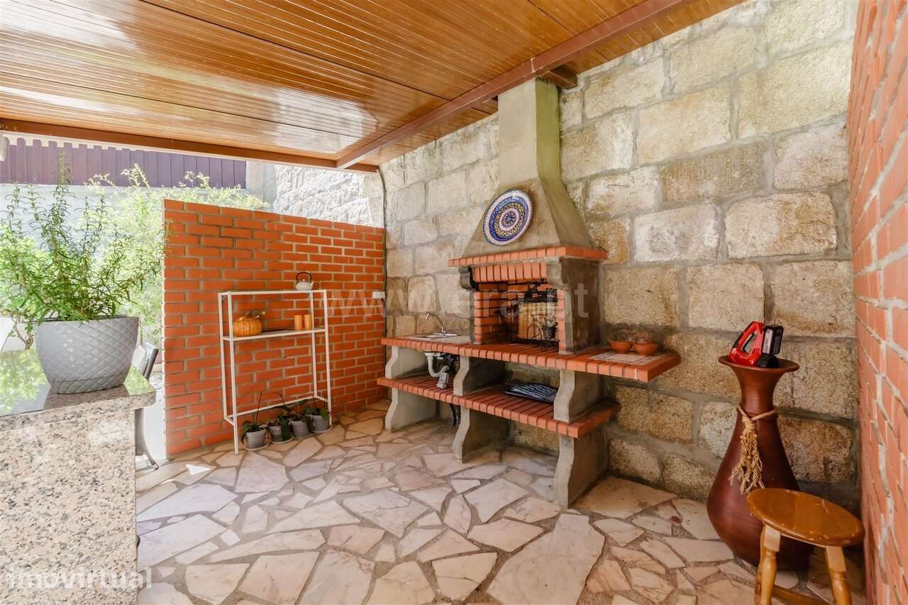 Moradia Geminada T4 / Covilhã, Tortosendo - Grande imagem: 2/19