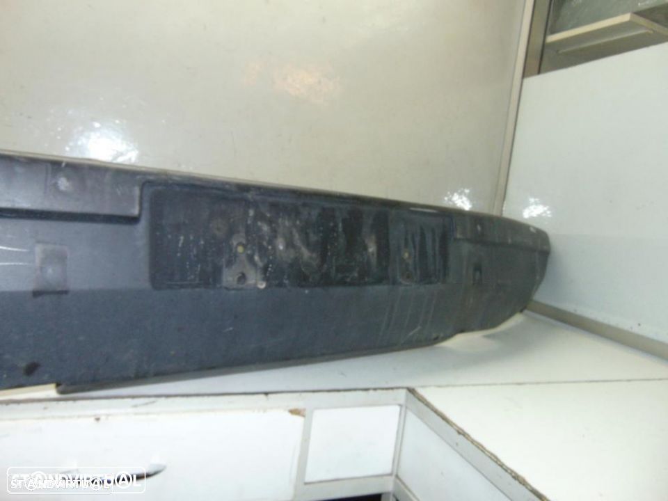 Mercedes furgao 208 d  ou séries 200 300 400 e 600 pára-choques 2 - 6