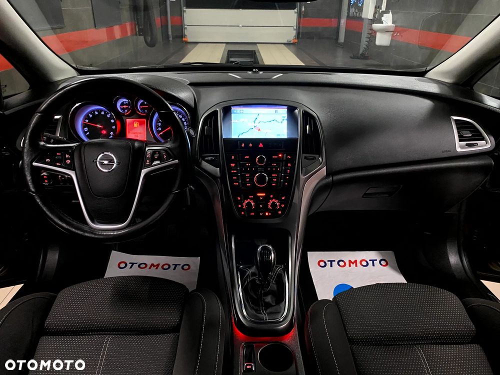 Opel Astra 1.4 Turbo Innovation - 17