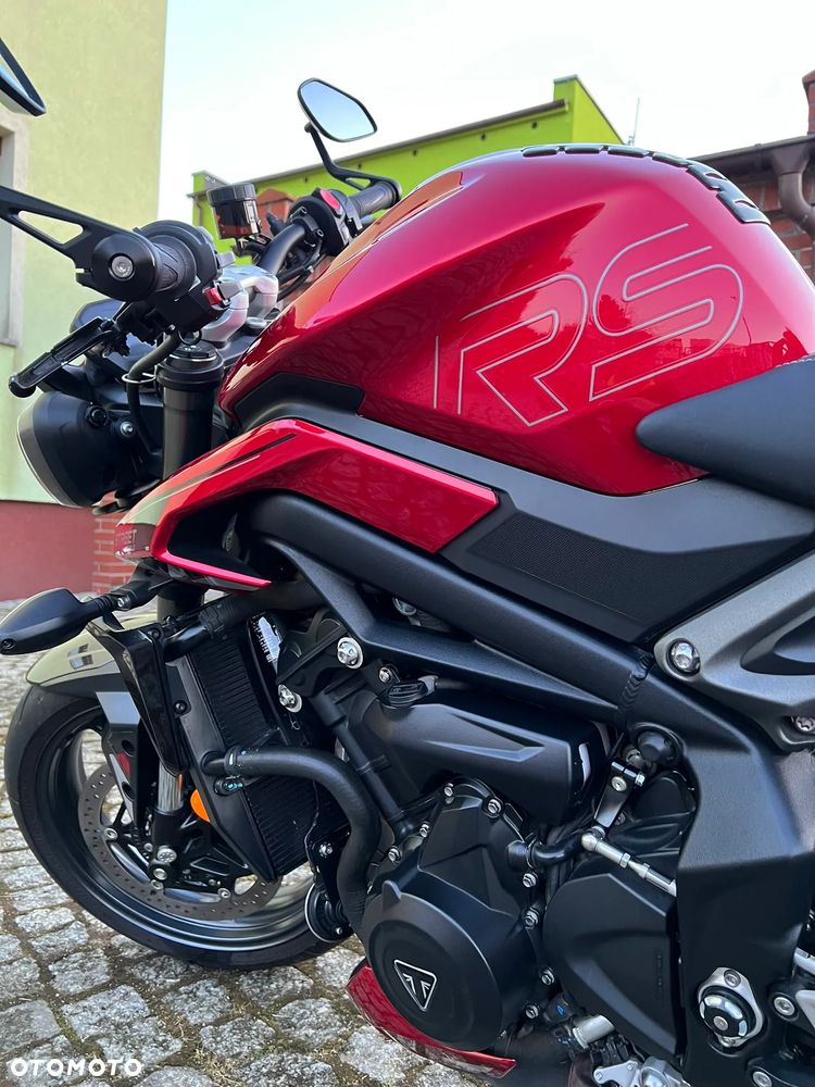 Triumph Street Triple - 11