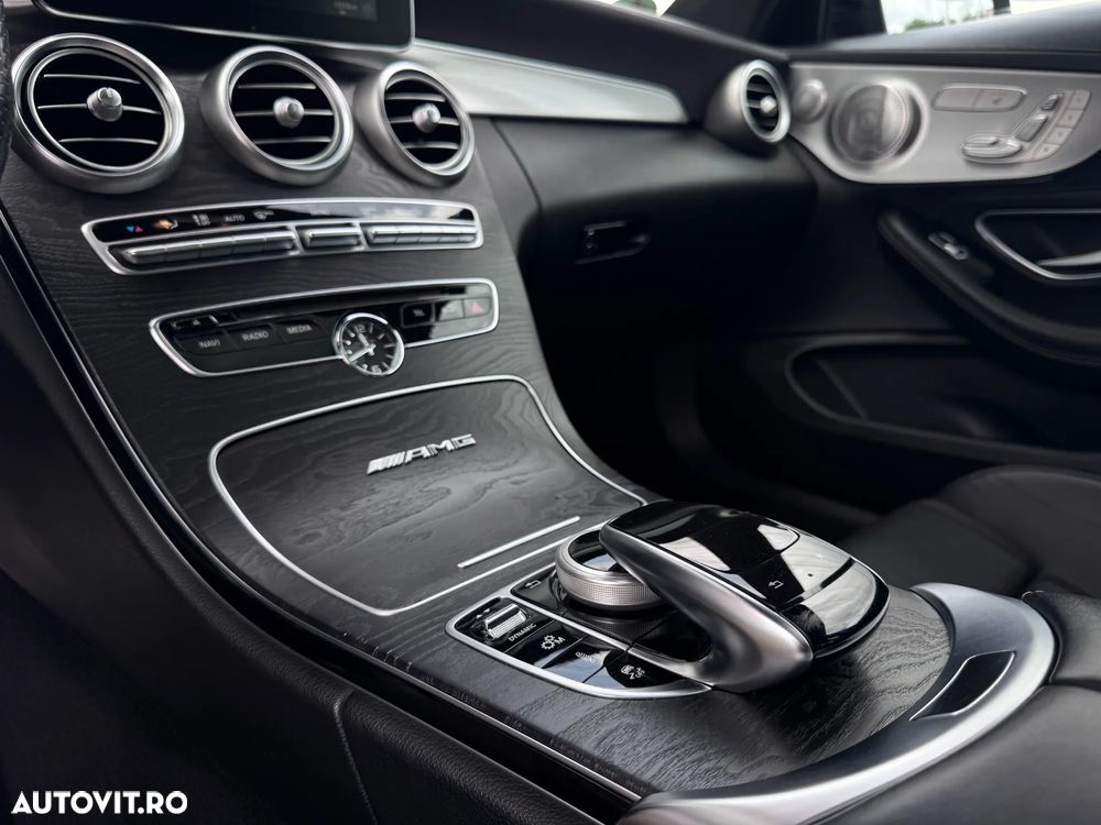 Mercedes-Benz C 63 AMG - 15