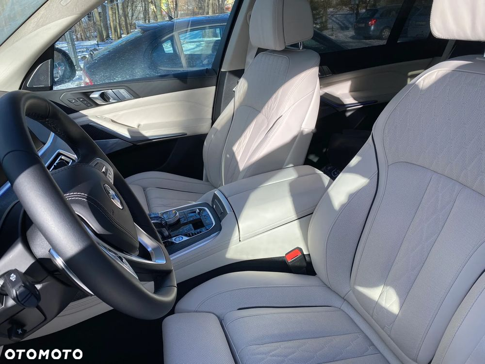BMW X7 xDrive40d mHEV - 11
