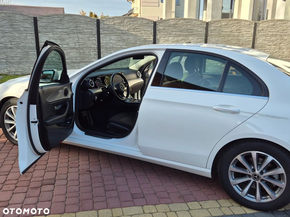 Mercedes-Benz Klasa E 220 d 4-Matic 9G-TRONIC - 5