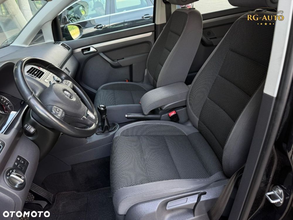 Volkswagen Touran - 23