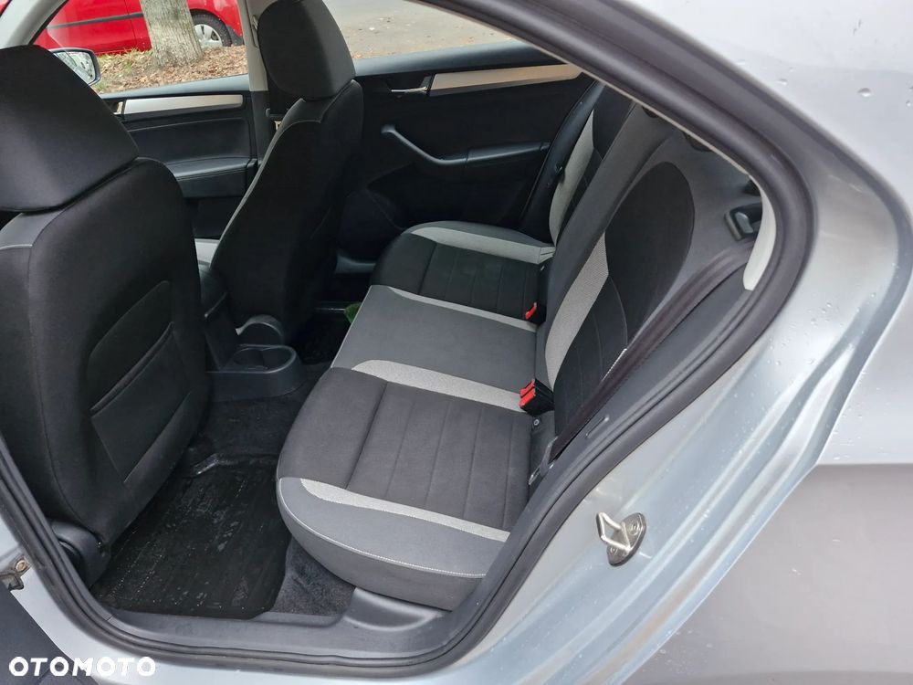 Skoda RAPID 1.0 TSI Ambition - 9