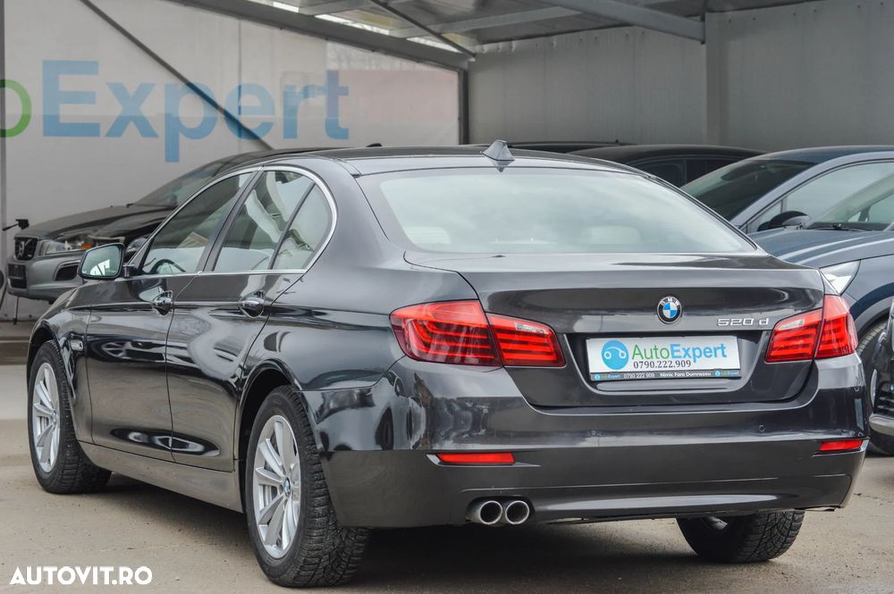 BMW Seria 5 520d Aut. Luxury Line - 11