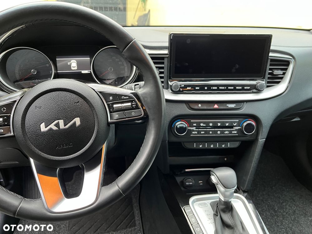 Kia XCeed 1.5 T-GDI Business Line DCT - 12