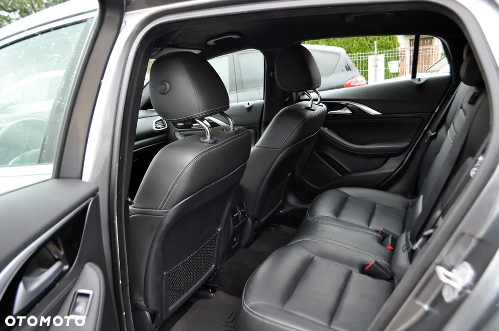 Infiniti Q30 1.6t DCT Premium Tech Cafe Teak - 28