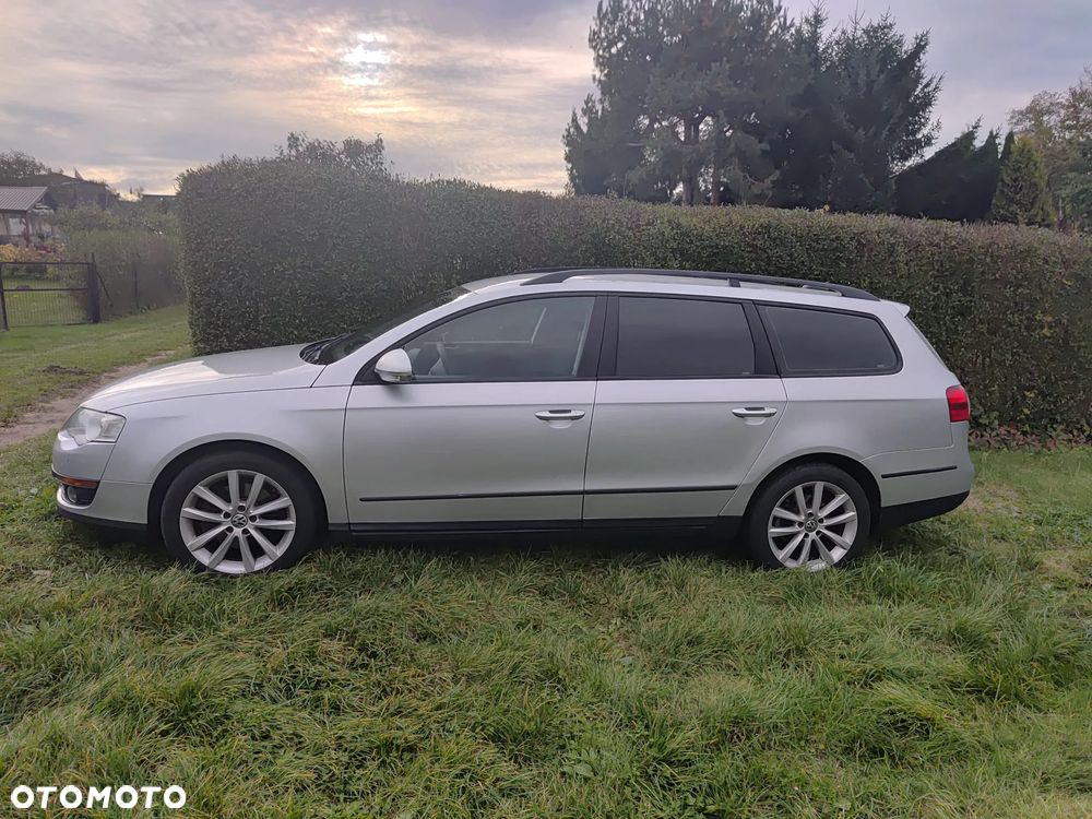 Volkswagen Passat - 1
