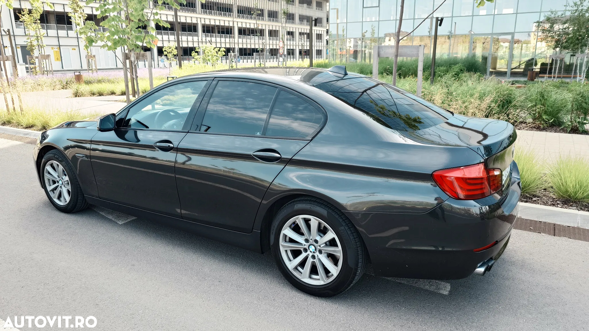BMW Seria 5 520d Efficient Dynamics Edition - 6