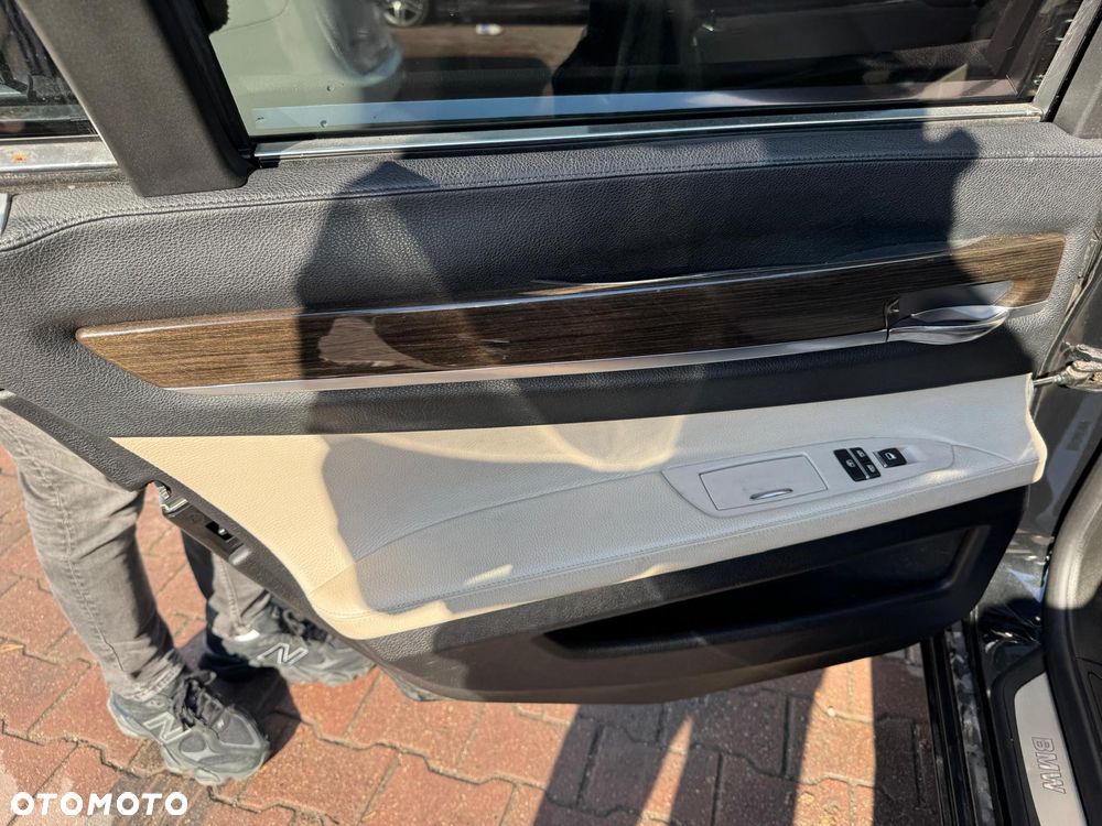 BMW Seria 7 - 18