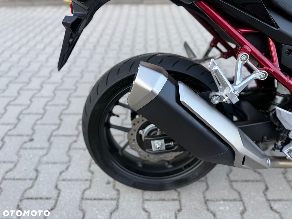 Honda Hornet - 12