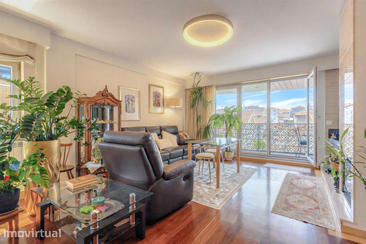 Apartamento T3 de áreas excecionais junto a Santo Ovídio - Grande imagem: 3/39