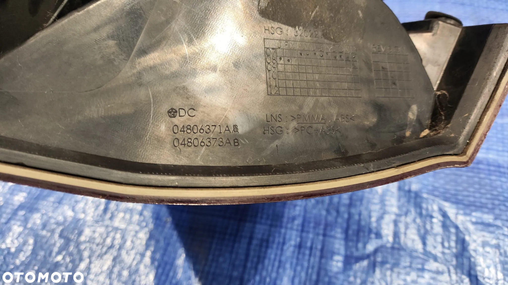LAMPA LEWY TYŁ TYLNA USZKODZONA 04806371AB CHRYSLER 300C LIFT SEDAN - 5