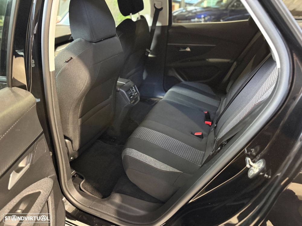 Peugeot 3008 BlueHDi 130 Stop & Start EAT8 Allure - 29