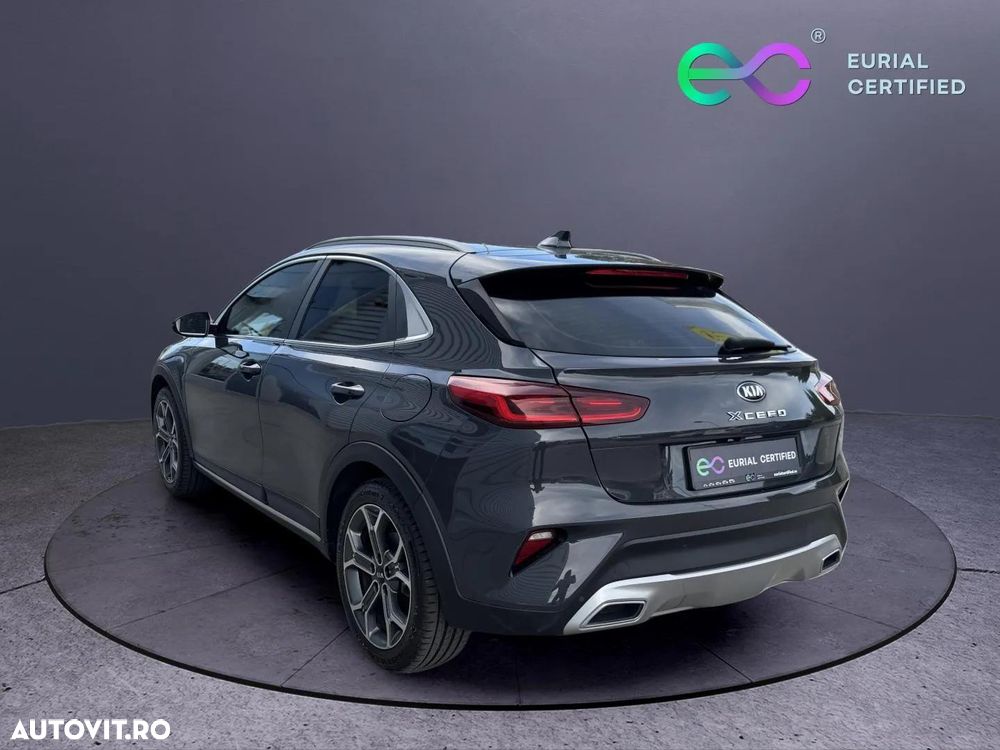 Kia Ceed - 8