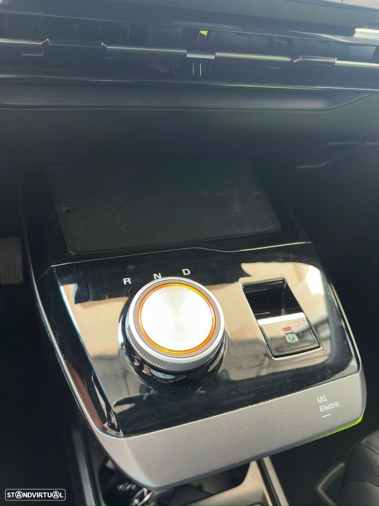 MG MG4 77 kWh Extended Range Luxury - 12