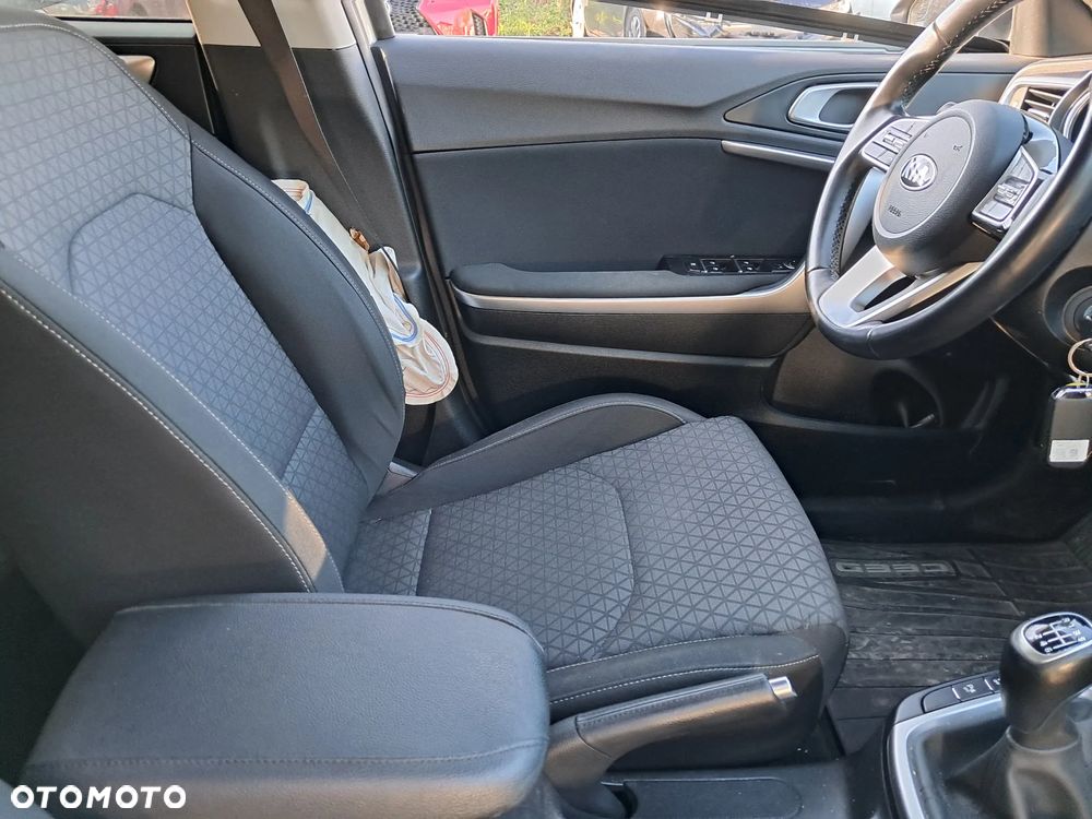 Kia Ceed - 5