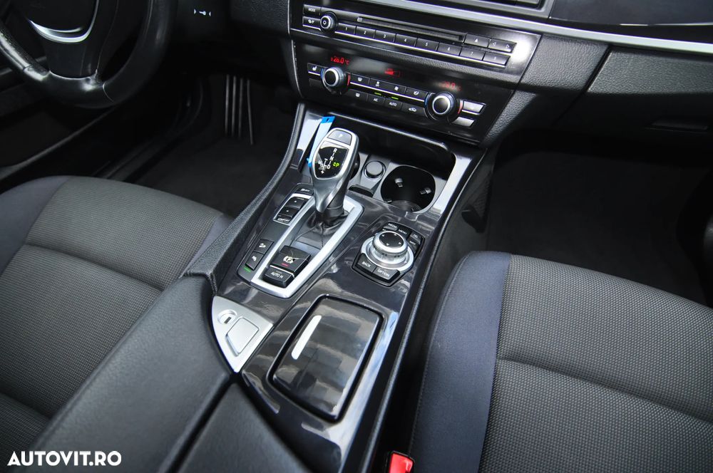 BMW Seria 5 525d xDrive AT - 21