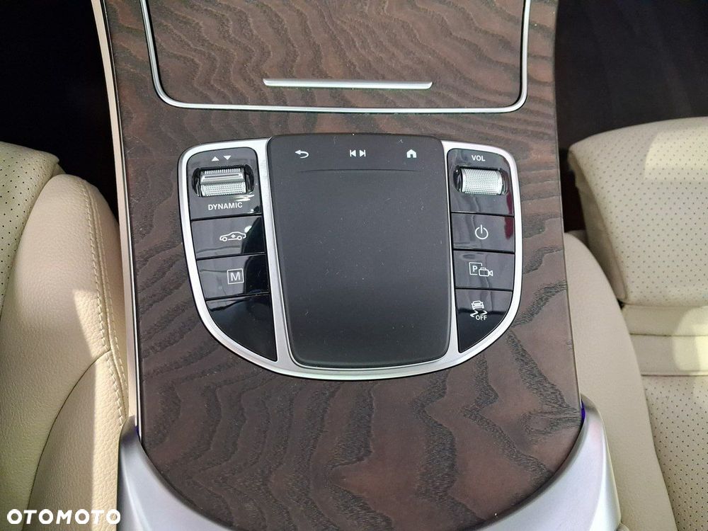 Mercedes-Benz GLC - 36