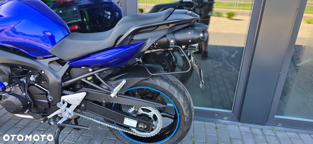Yamaha FZ6 - 39