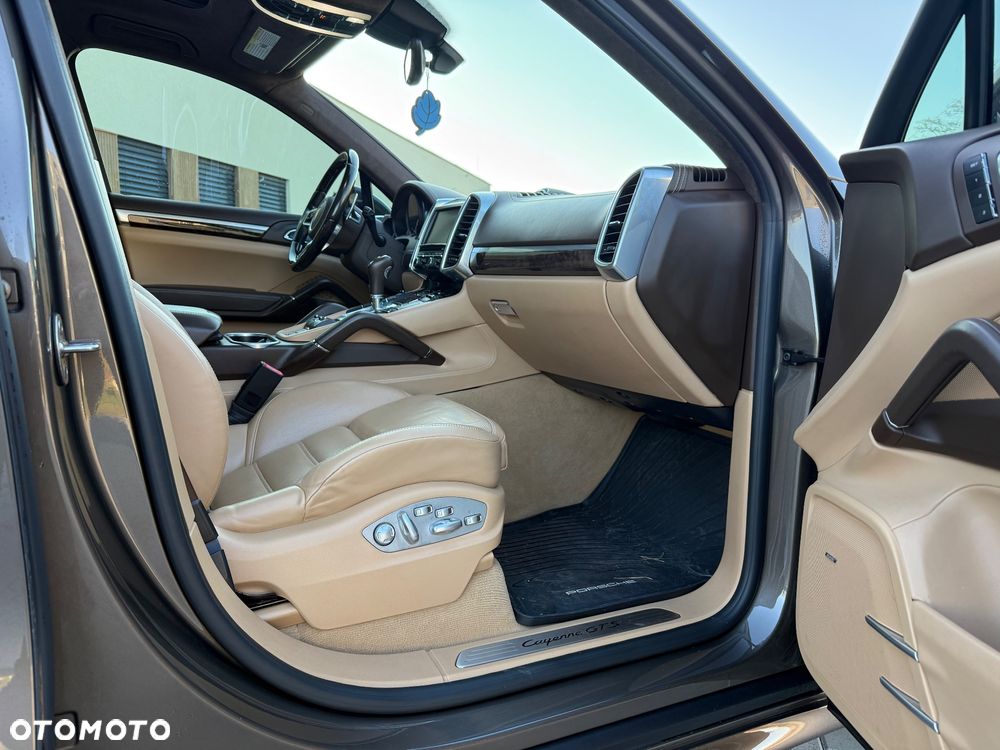 Porsche Cayenne GTS Tiptronic S - 18