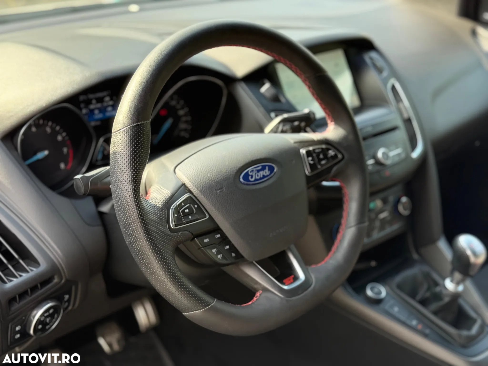Ford Focus 1.5 Ecoboost ST-Line - 10