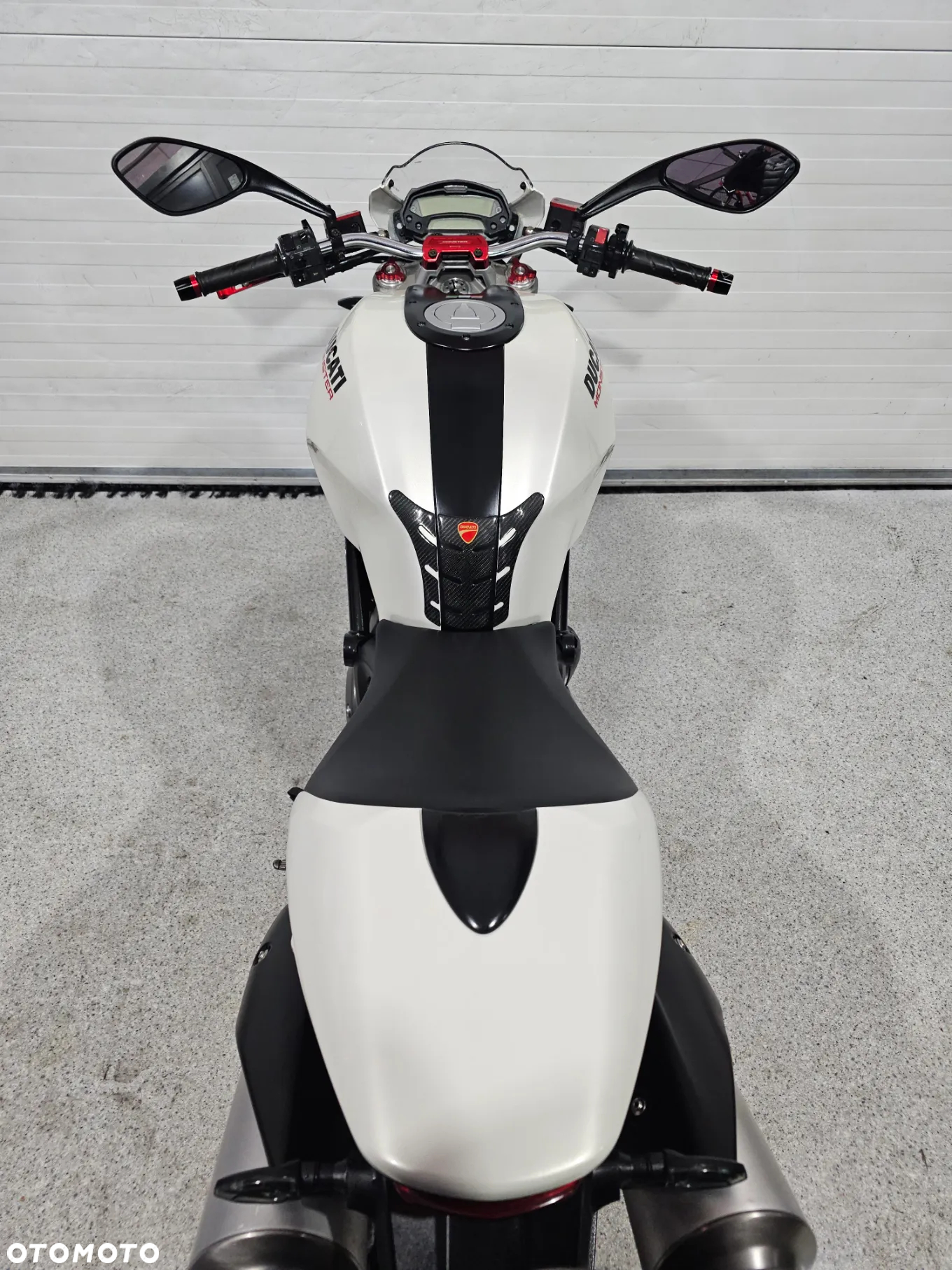Ducati Monster - 32