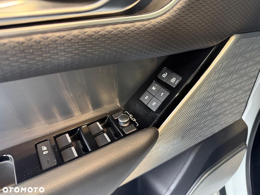 Land Rover Range Rover Velar 2.0 D200 mHEV R-Dynamic SE - 11