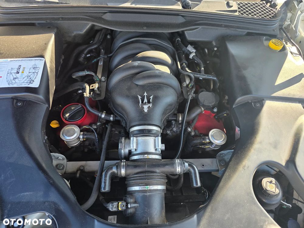 Maserati GranTurismo S Automat - 19
