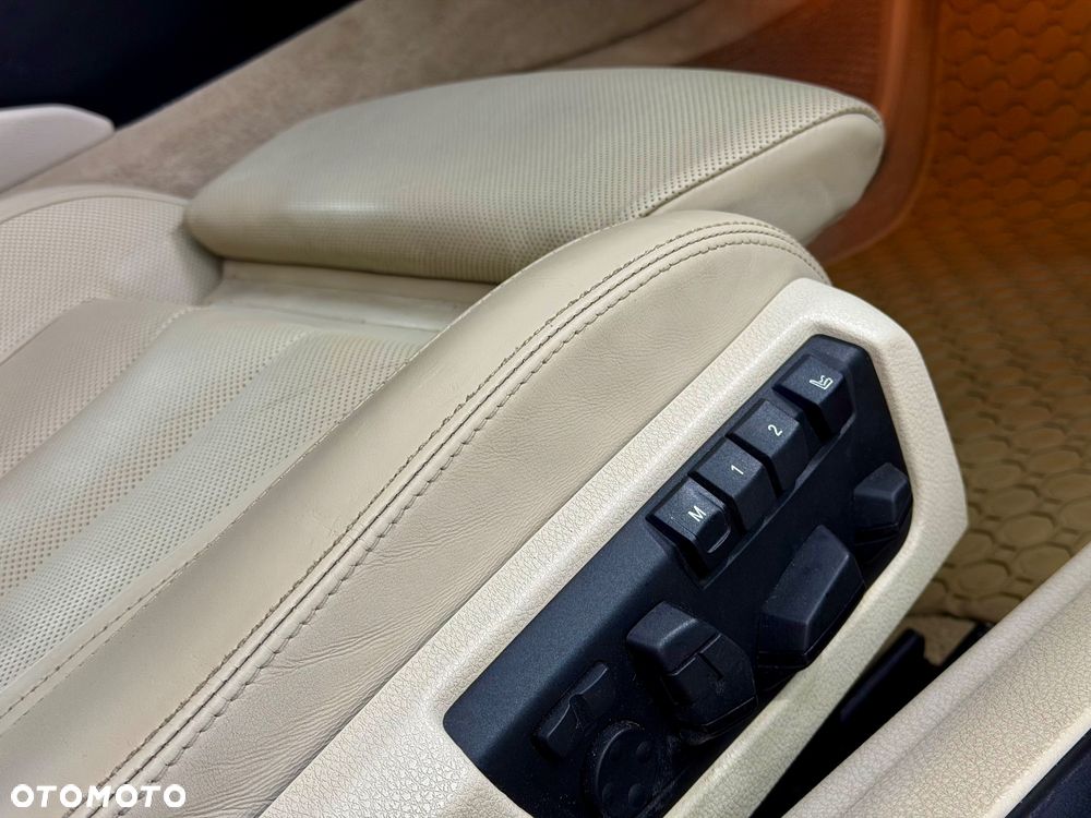 BMW Seria 6 650i - 33
