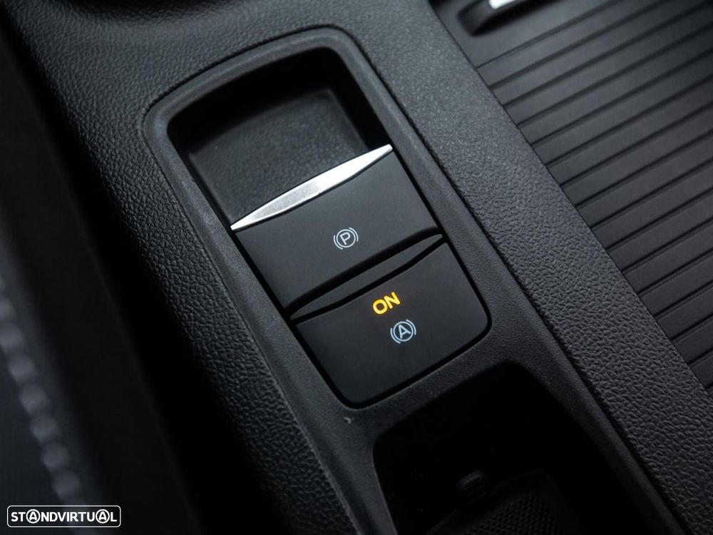 Ford Focus 1.5 TDCi ECOBlue Active - 19