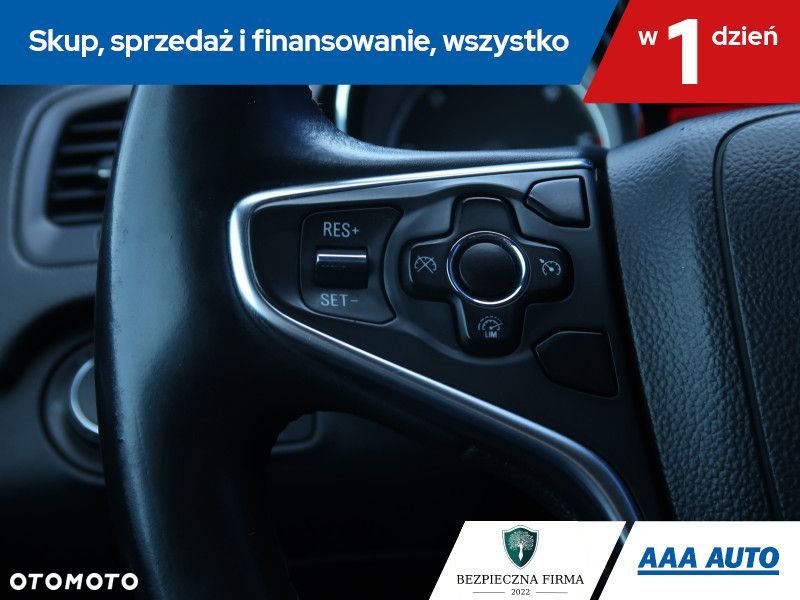 Opel Insignia - 18